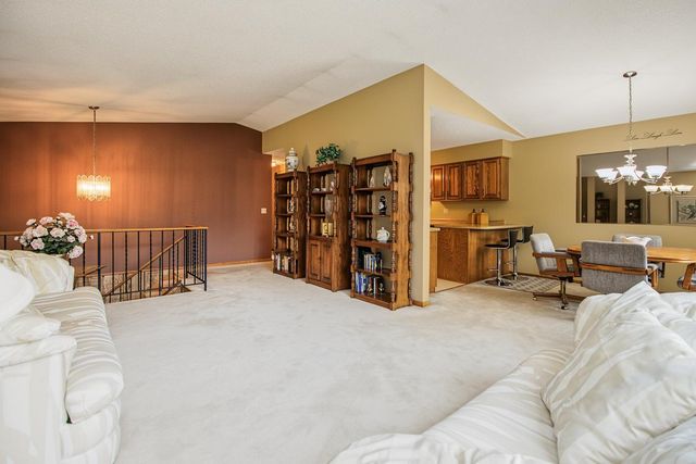 3901 Gershwin Avenue N, Oakdale, MN 55128