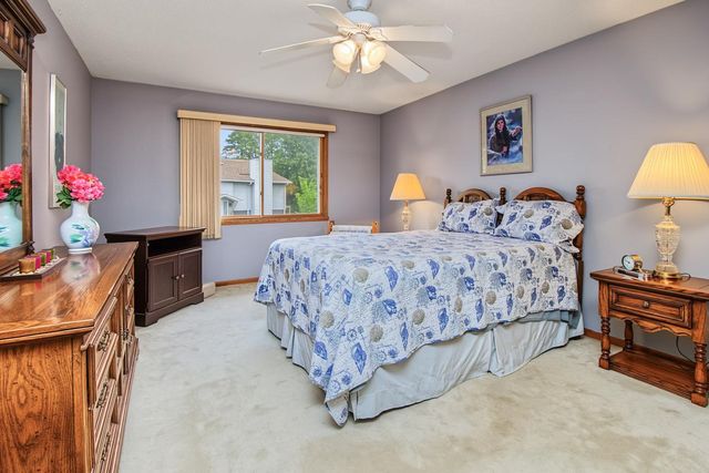 3901 Gershwin Avenue N, Oakdale, MN 55128