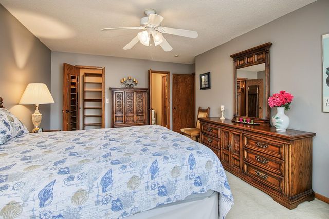 3901 Gershwin Avenue N, Oakdale, MN 55128