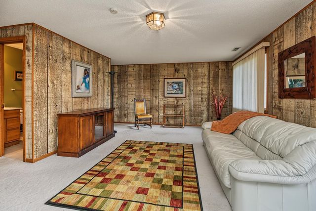 3901 Gershwin Avenue N, Oakdale, MN 55128