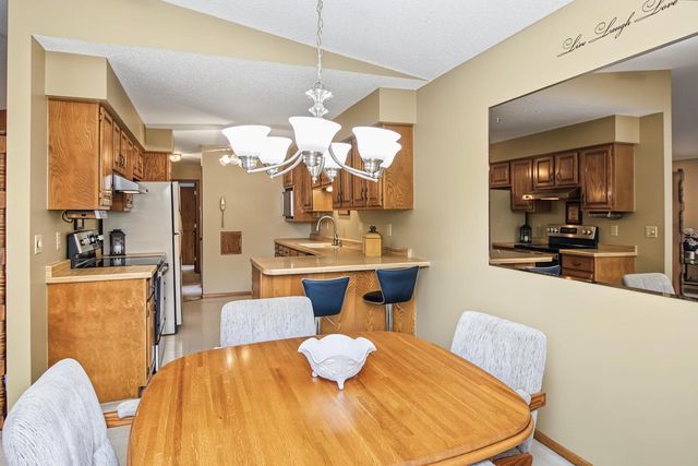 3901 Gershwin Avenue N, Oakdale, MN 55128