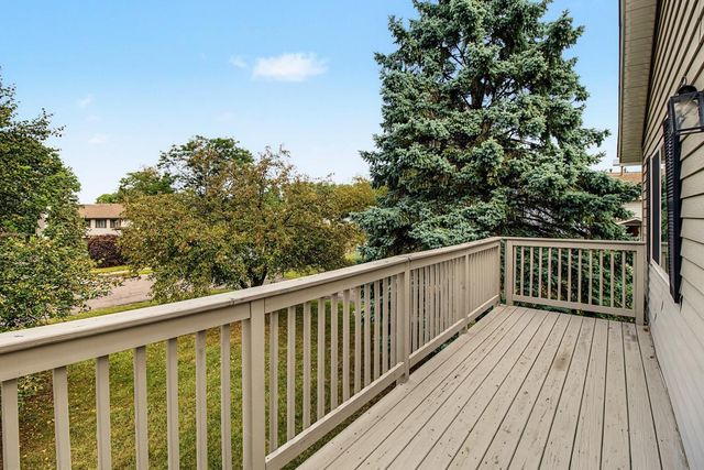 3901 Gershwin Avenue N, Oakdale, MN 55128