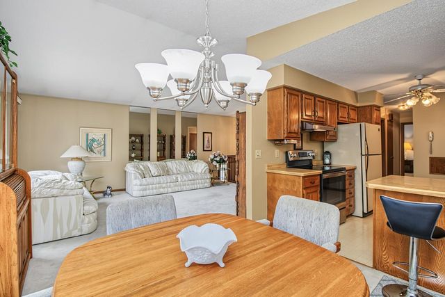 3901 Gershwin Avenue N, Oakdale, MN 55128
