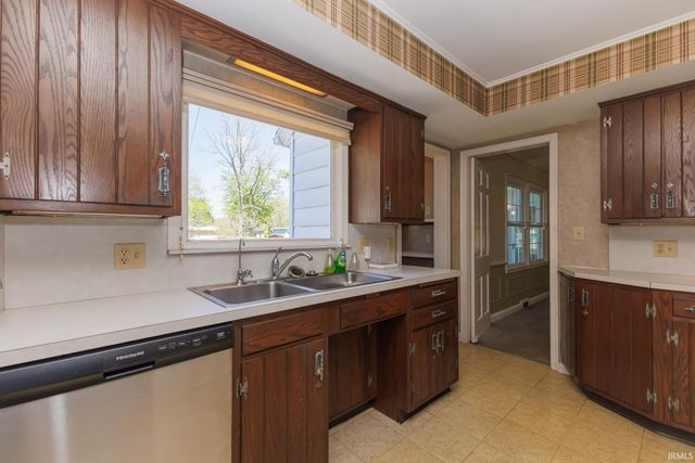 908 W Waid Avenue, Muncie, IN 47303