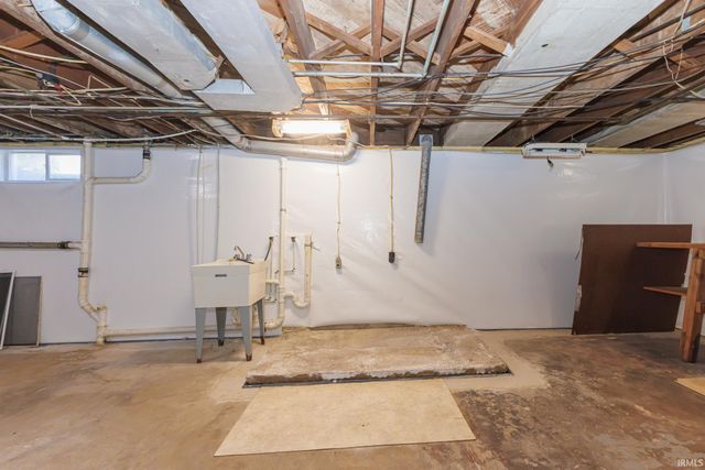 908 W Waid Avenue, Muncie, IN 47303