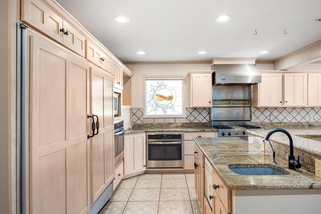 194 Crockett Dr, Kerrville, TX 78028
