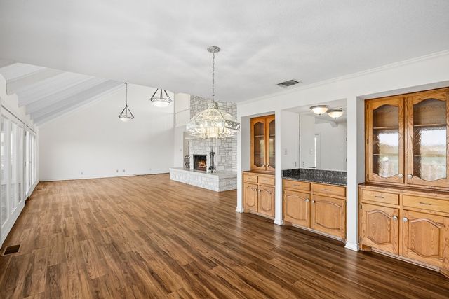 194 Crockett Dr, Kerrville, TX 78028