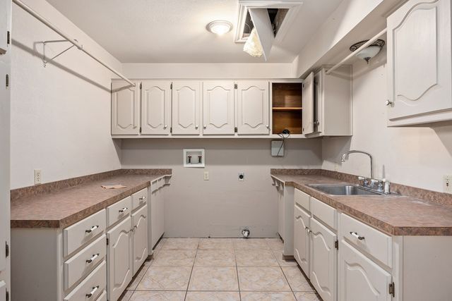 194 Crockett Dr, Kerrville, TX 78028