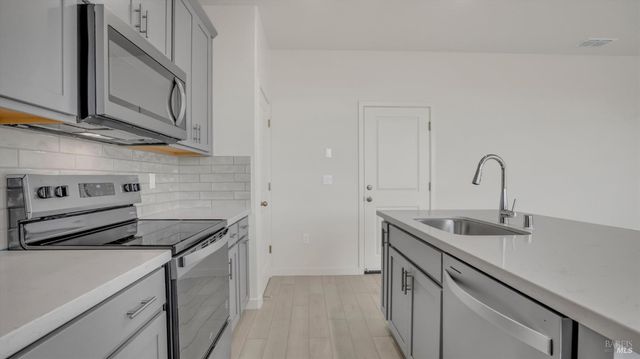 862 Telford Dr, Vacaville, CA 95687