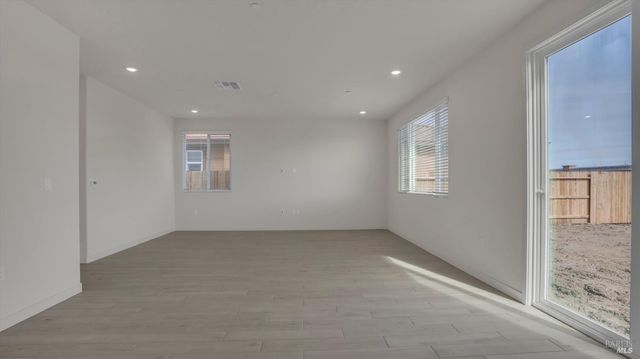 862 Telford Dr, Vacaville, CA 95687