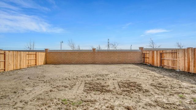 862 Telford Dr, Vacaville, CA 95687