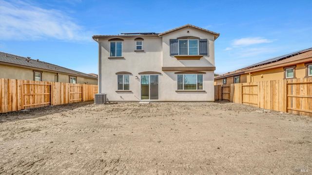 862 Telford Dr, Vacaville, CA 95687