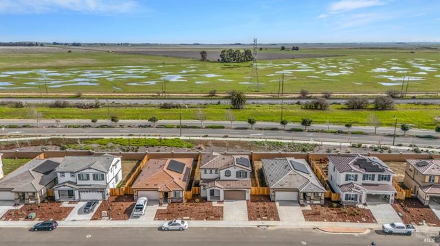 862 Telford Dr, Vacaville, CA 95687