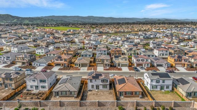 862 Telford Dr, Vacaville, CA 95687