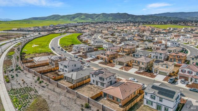 862 Telford Dr, Vacaville, CA 95687