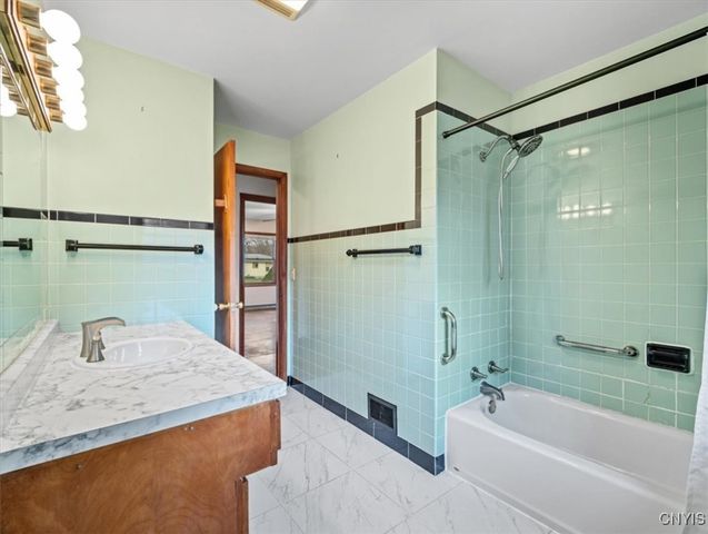 341 Roberts Street, Lenox, NY 13032