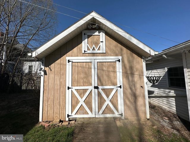 234 S WASHINGTON STREET, Greencastle, PA 17225