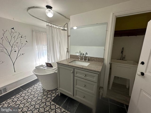 234 S WASHINGTON STREET, Greencastle, PA 17225