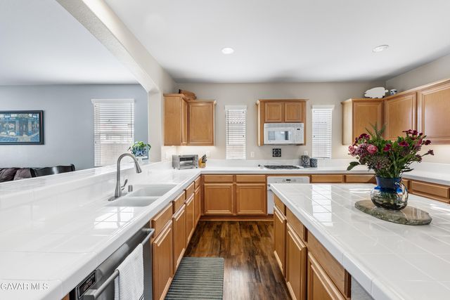 43927 W 33rd Street, Lancaster, CA 93536