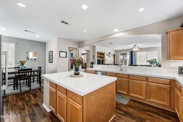 43927 W 33rd Street, Lancaster, CA 93536