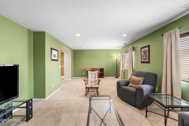 43927 W 33rd Street, Lancaster, CA 93536