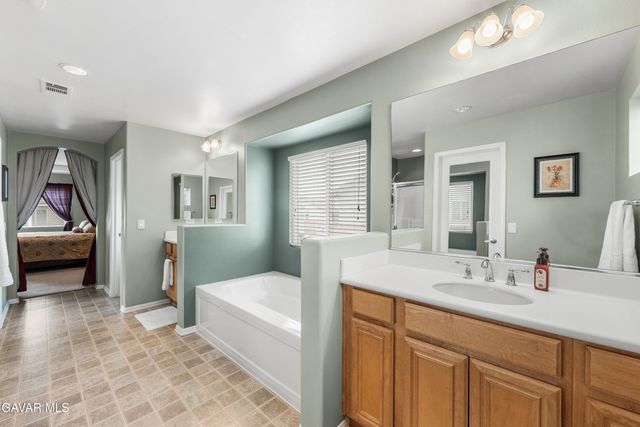 43927 W 33rd Street, Lancaster, CA 93536