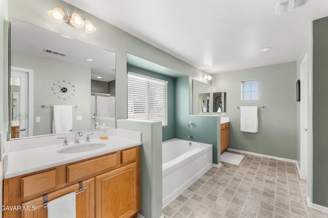 43927 W 33rd Street, Lancaster, CA 93536