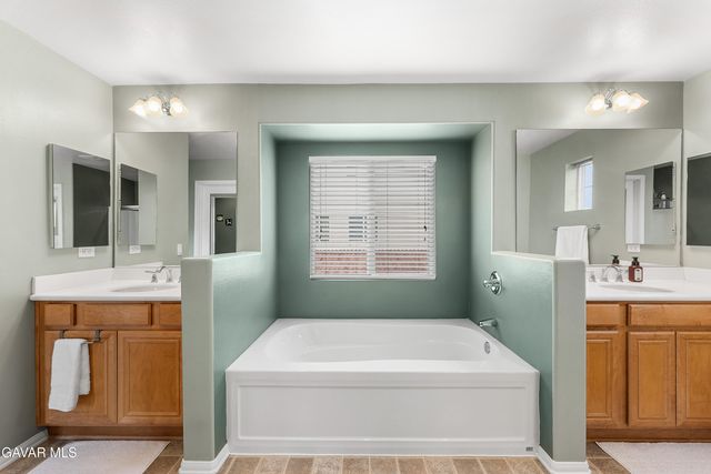 43927 W 33rd Street, Lancaster, CA 93536