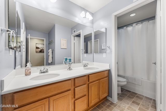 43927 W 33rd Street, Lancaster, CA 93536