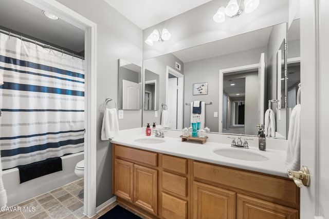 43927 W 33rd Street, Lancaster, CA 93536