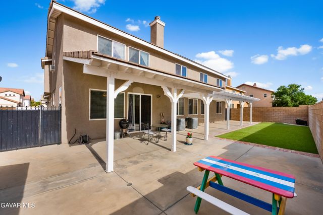 43927 W 33rd Street, Lancaster, CA 93536