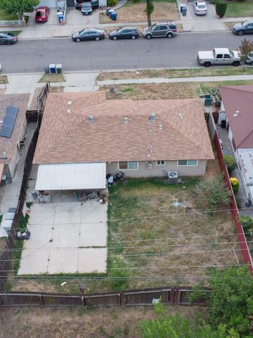 5093 E Oslin Avenue, Fresno, CA 93727