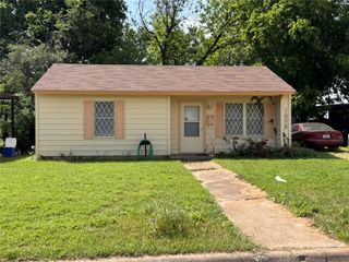 1608 Bell Avenue, Blue Mound, TX 76131