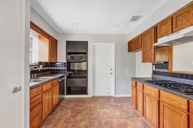 2414 Chanay Lane, Kingwood, TX 77339