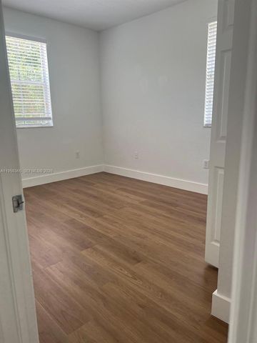 10738 NW 80th Ln, Doral, FL 33178