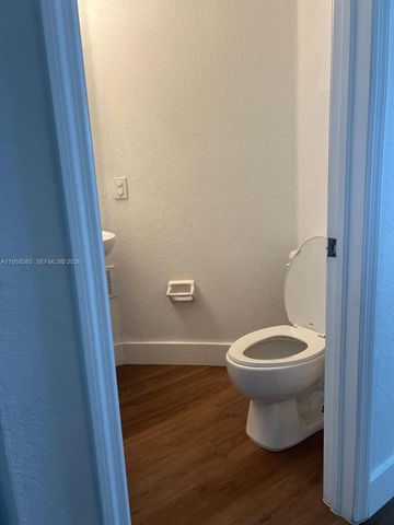 10738 NW 80th Ln, Doral, FL 33178