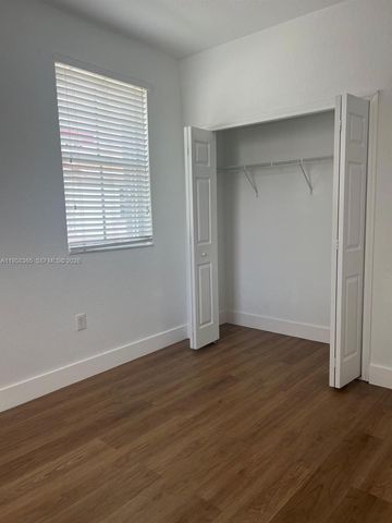 10738 NW 80th Ln, Doral, FL 33178