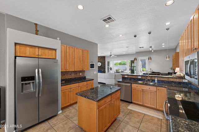 39609 N 1ST Street, Phoenix, AZ 85086
