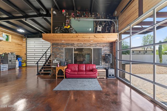 39609 N 1ST Street, Phoenix, AZ 85086