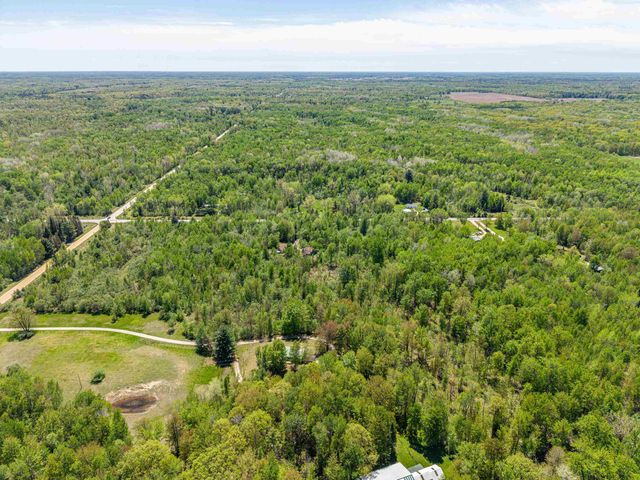 891 E Highwood Road, Beaverton, MI 48612