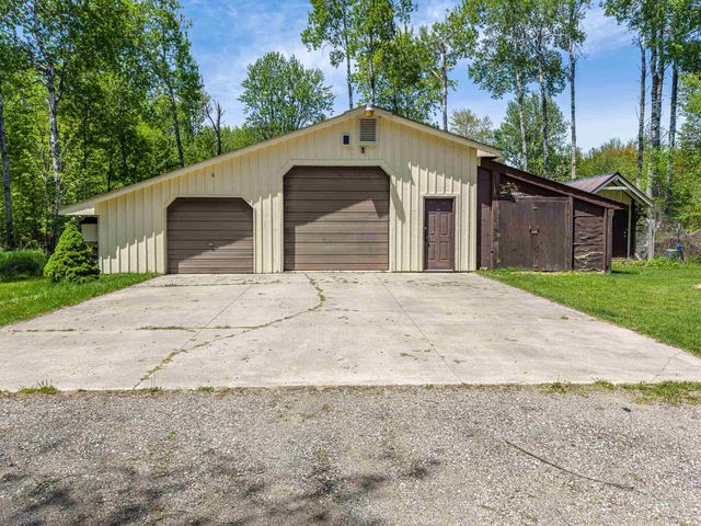 891 E Highwood Road, Beaverton, MI 48612