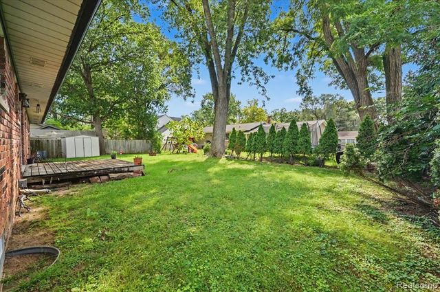 7249 2nd Street, West Bloomfield, MI 48324