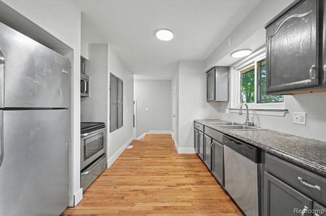 7249 2nd Street, West Bloomfield, MI 48324