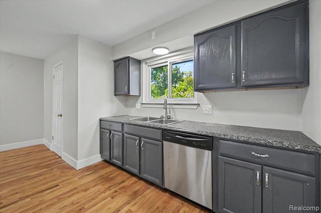 7249 2nd Street, West Bloomfield, MI 48324