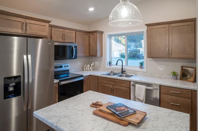 2414 15 Street SE, Rochester, MN 55904