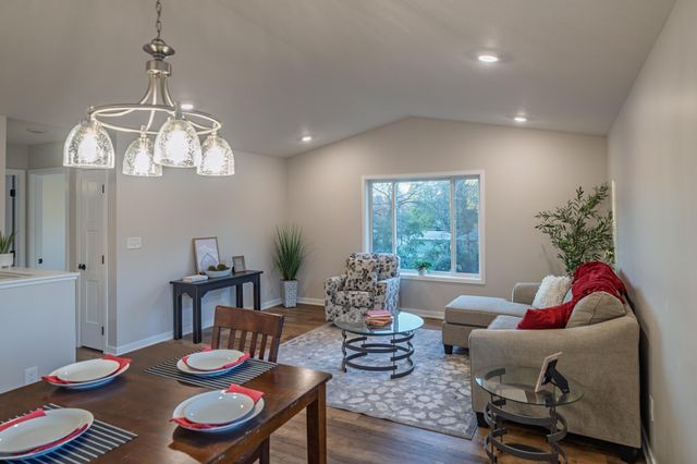 2414 15 Street SE, Rochester, MN 55904