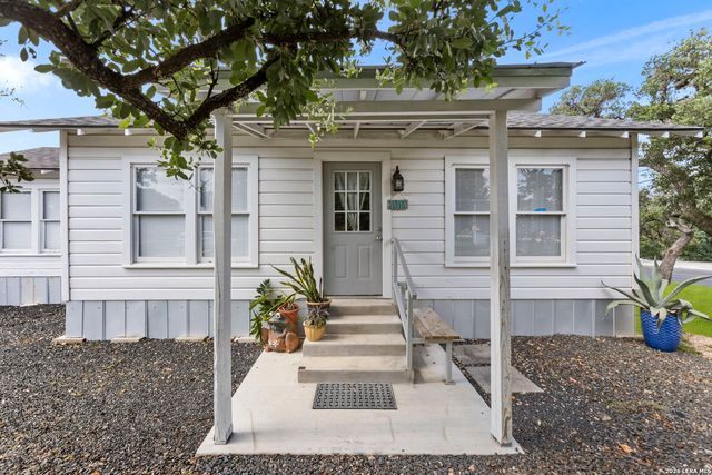 19 Us Highway 87, Comfort, TX 78013