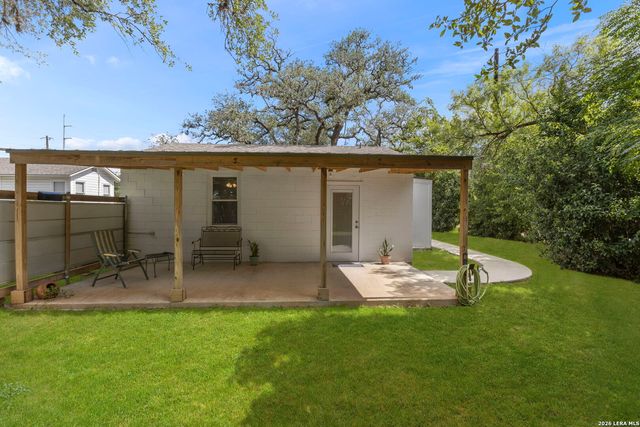 19 Us Highway 87, Comfort, TX 78013