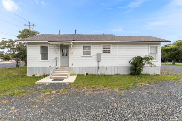 19 Us Highway 87, Comfort, TX 78013