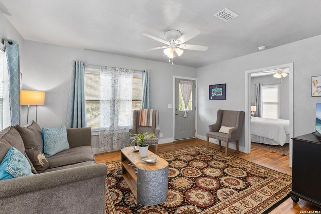 19 Us Highway 87, Comfort, TX 78013